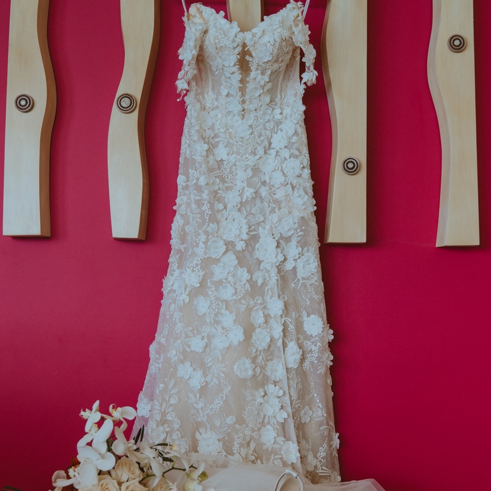 Elegant Ivory Lace Dress